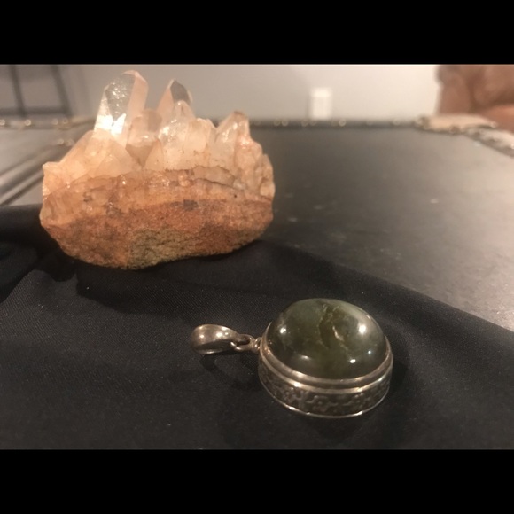 Labradorite  Pendant. - Picture 6 of 8